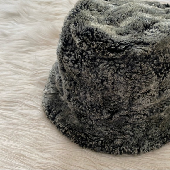 Vinatge Wilson’s Leather Gray Fur Faux Bucket Hat Y2K - Picture 5 of 9